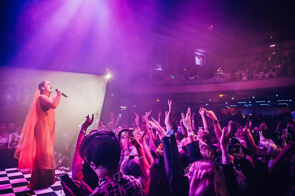 Jessie Ware - Sink the Pink - Fairytales and Nightmares - The Troxy - London