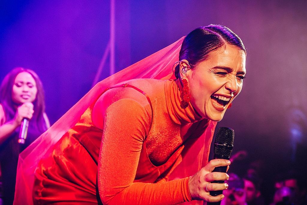 Jessie Ware - Sink the Pink - Fairytales and Nightmares - The Troxy - London