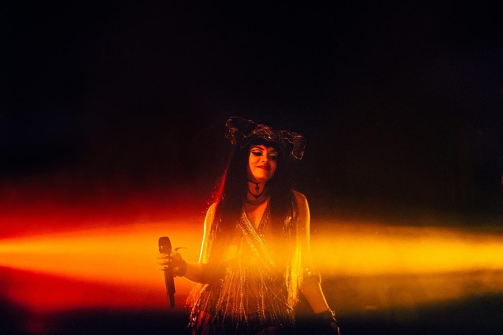 Lily Allen - Sink the Pink - Into The Wild - The Troxy - London