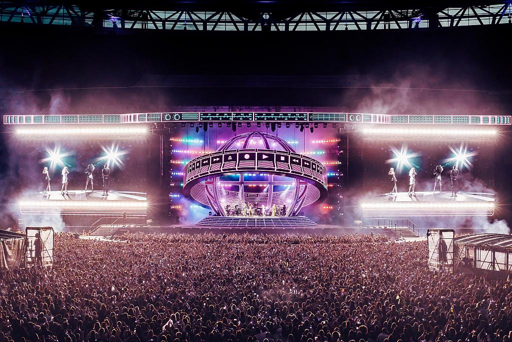 Spice Girls - Spice World - Wembley Stadium - London