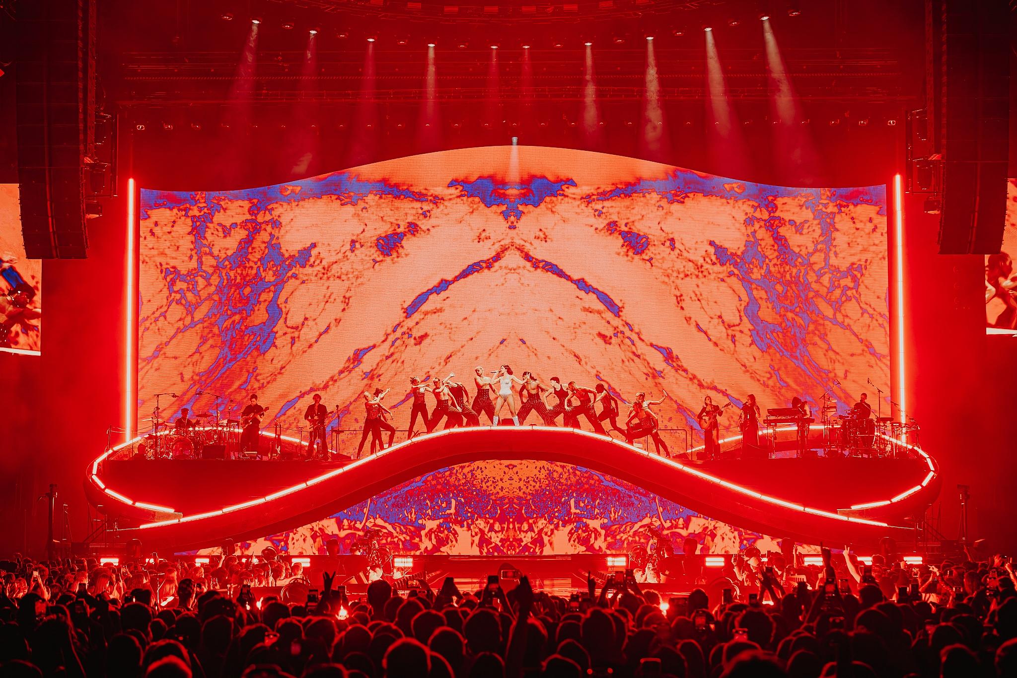Luke Dyson - Dua Lipa - Radical Optimism Tour at Ziggo Dome