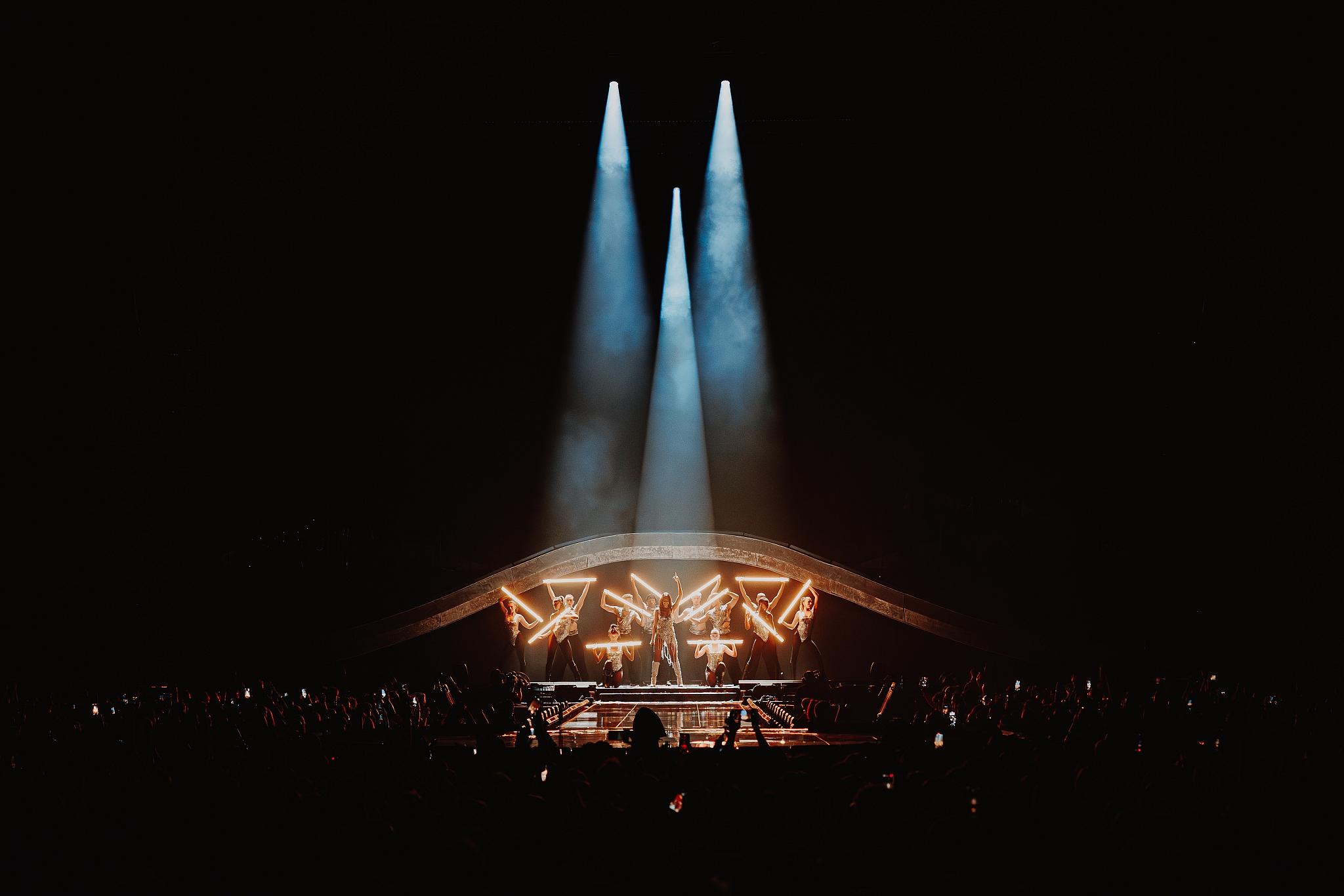 Luke Dyson - Dua Lipa - Radical Optimism Tour at Ziggo Dome