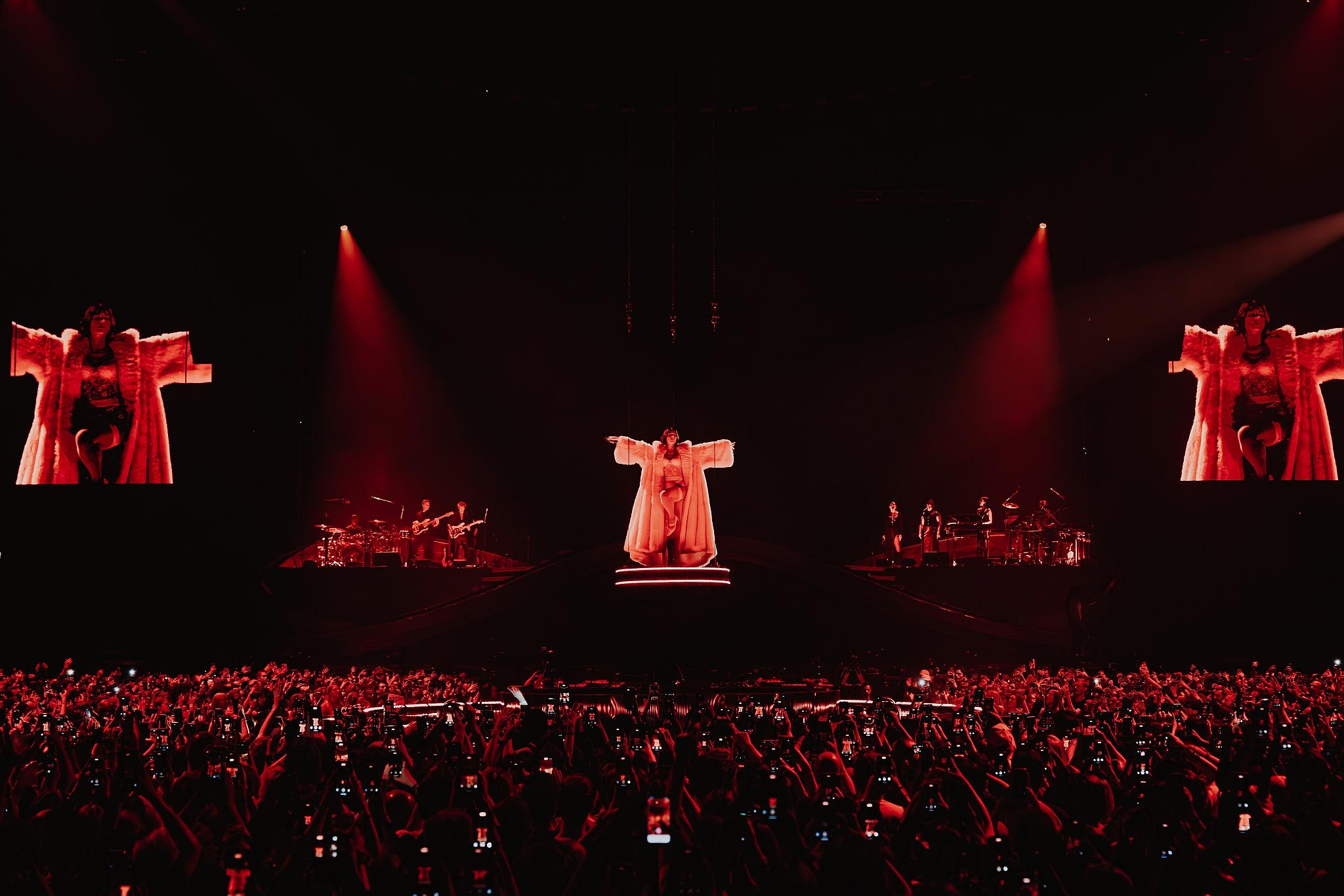 Luke Dyson - Dua Lipa - Radical Optimism Tour at Ziggo Dome
