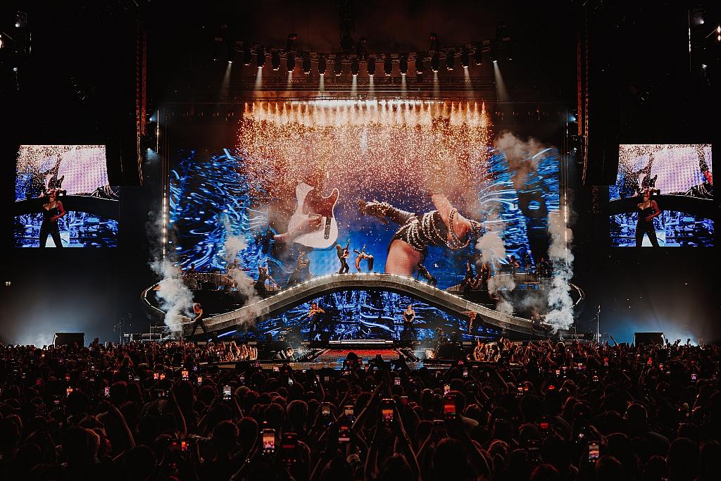 Dua Lipa - Radical Optimism Tour at Ziggo Dome