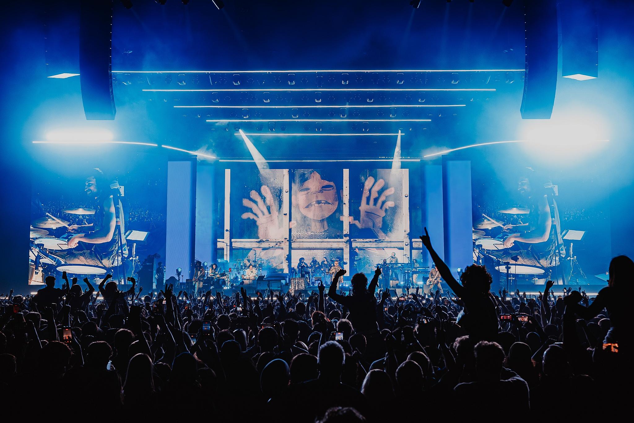 Luke Dyson - On tour with Gorillaz - The Mountain Tour