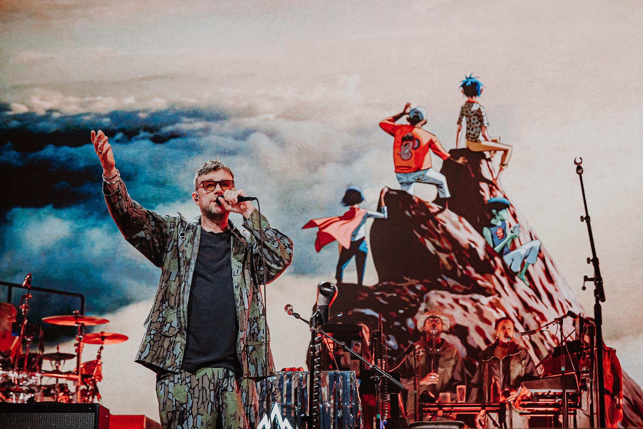 Luke Dyson - On tour with Gorillaz - The Mountain Tour