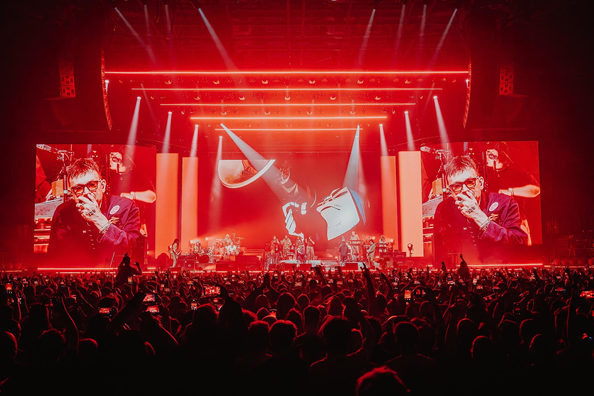Luke Dyson - On tour with Gorillaz - The Mountain Tour