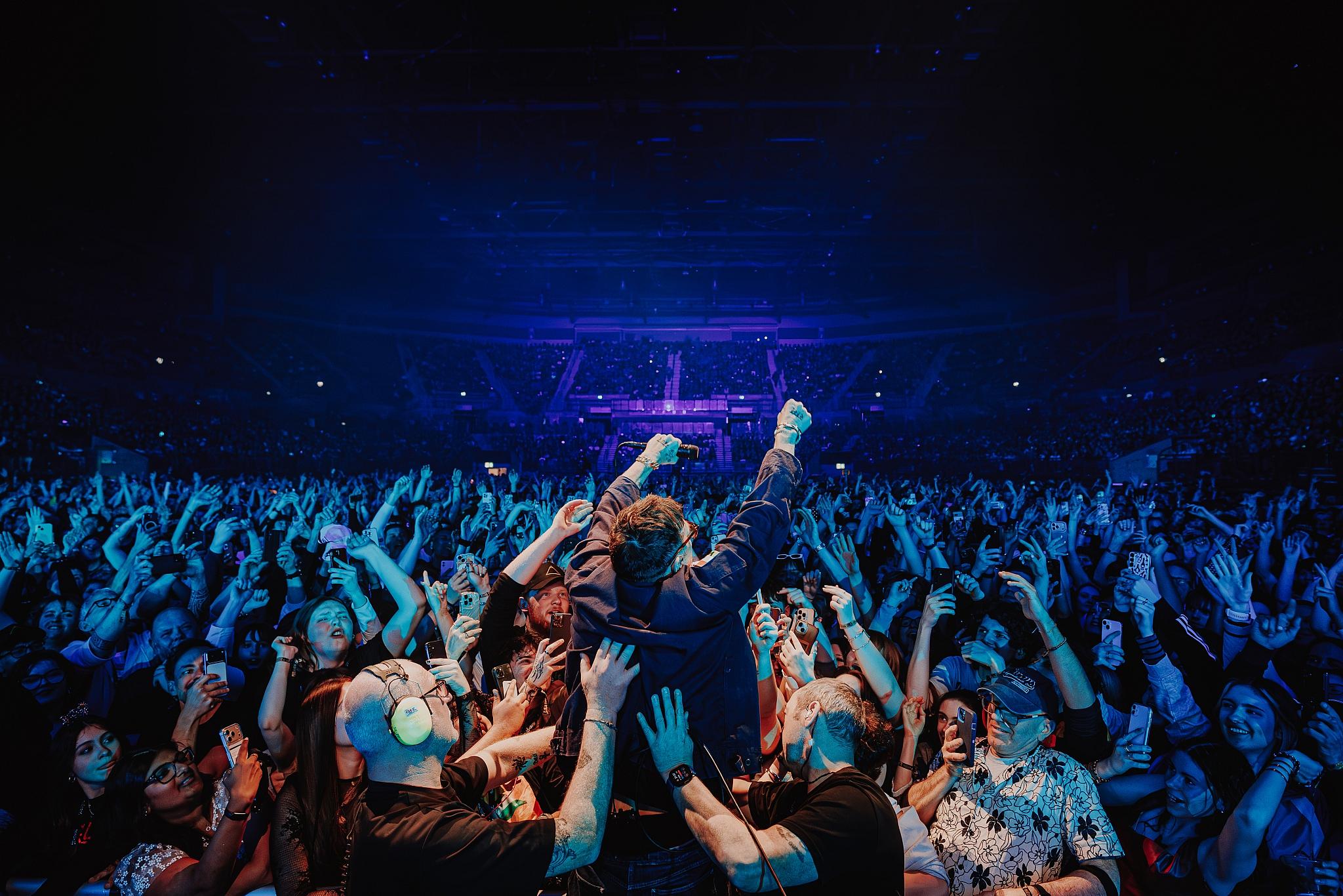 Luke Dyson - On tour with Gorillaz - The Mountain Tour