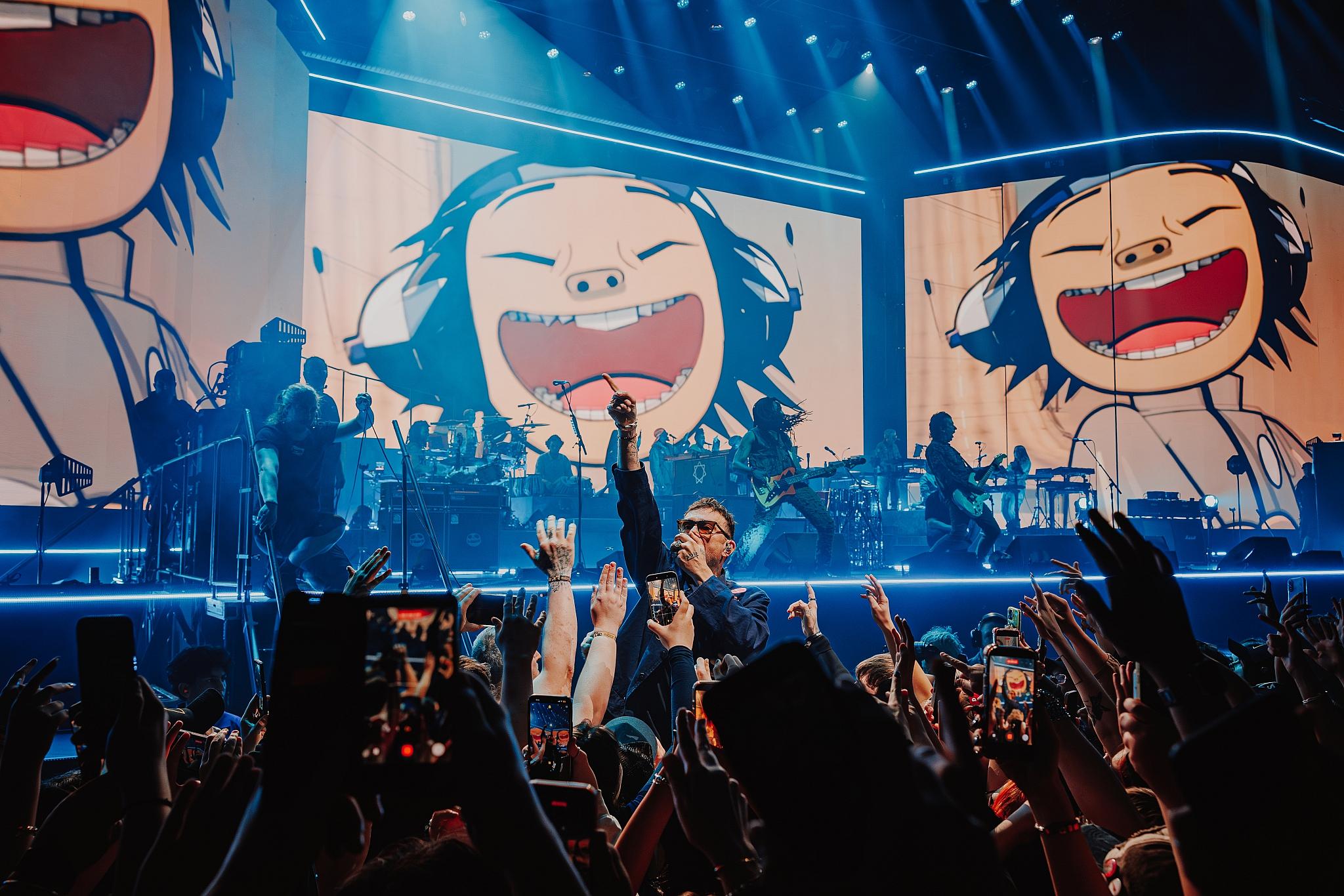 Luke Dyson - On tour with Gorillaz - The Mountain Tour