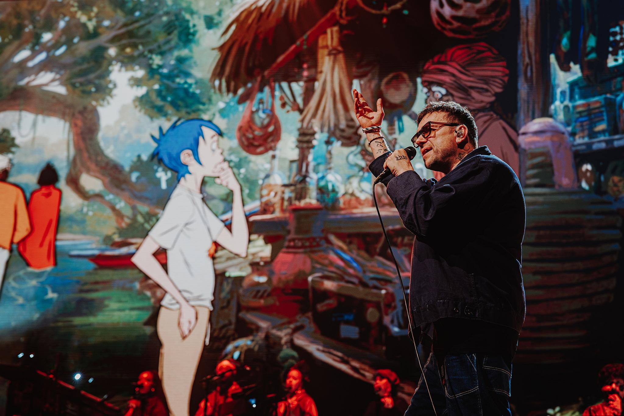 Luke Dyson - On tour with Gorillaz - The Mountain Tour