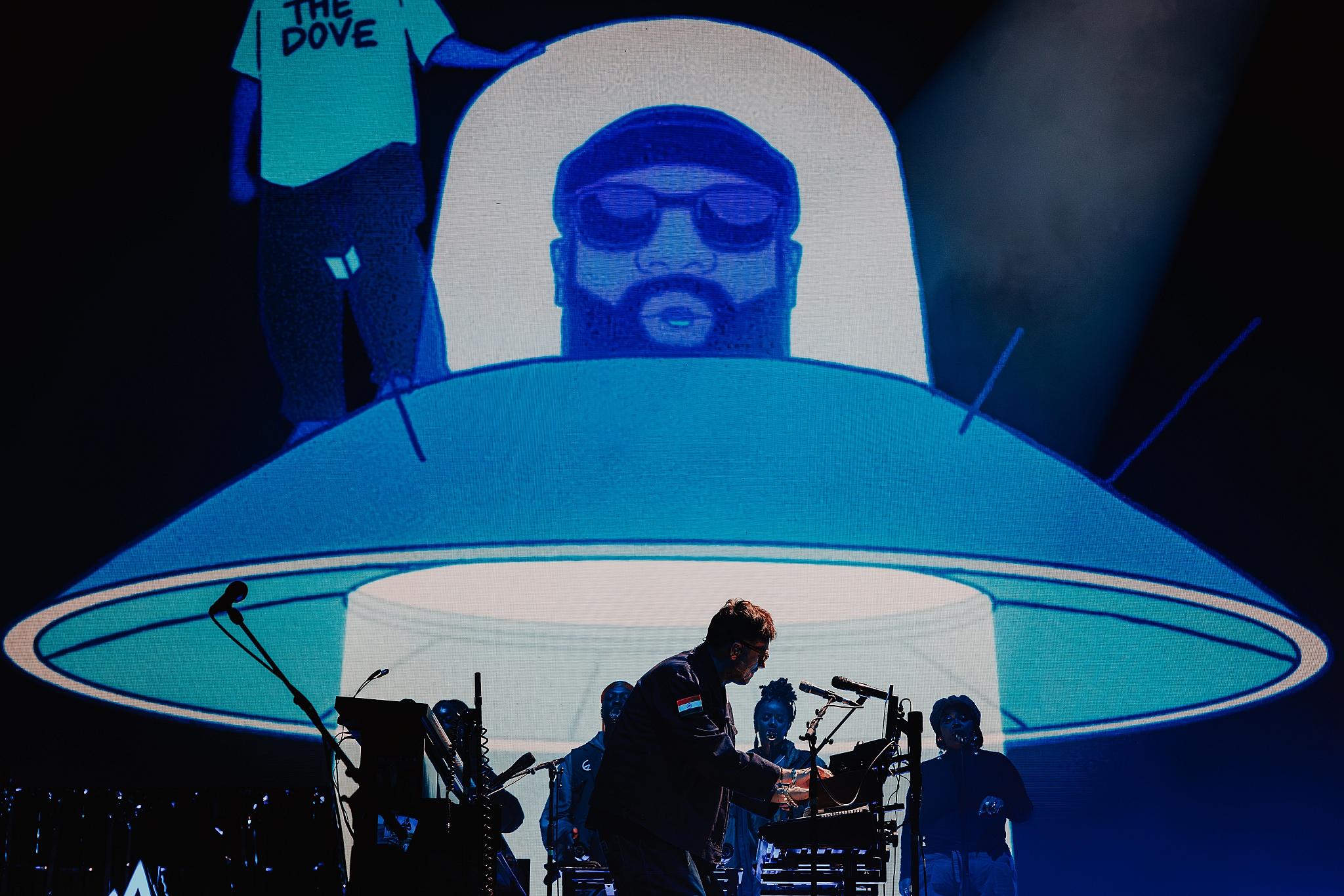 Luke Dyson - On tour with Gorillaz - The Mountain Tour