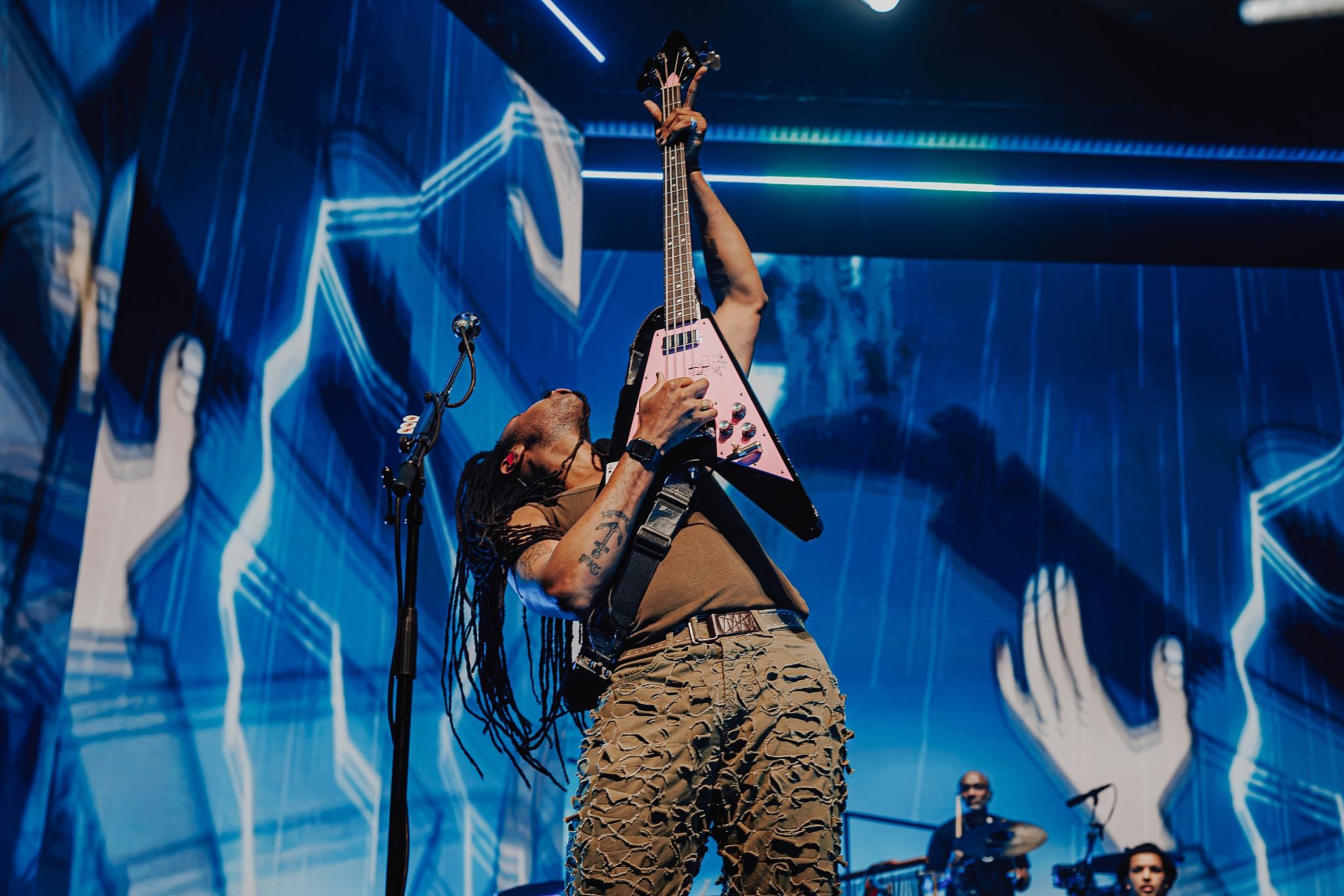 Luke Dyson - On tour with Gorillaz - The Mountain Tour
