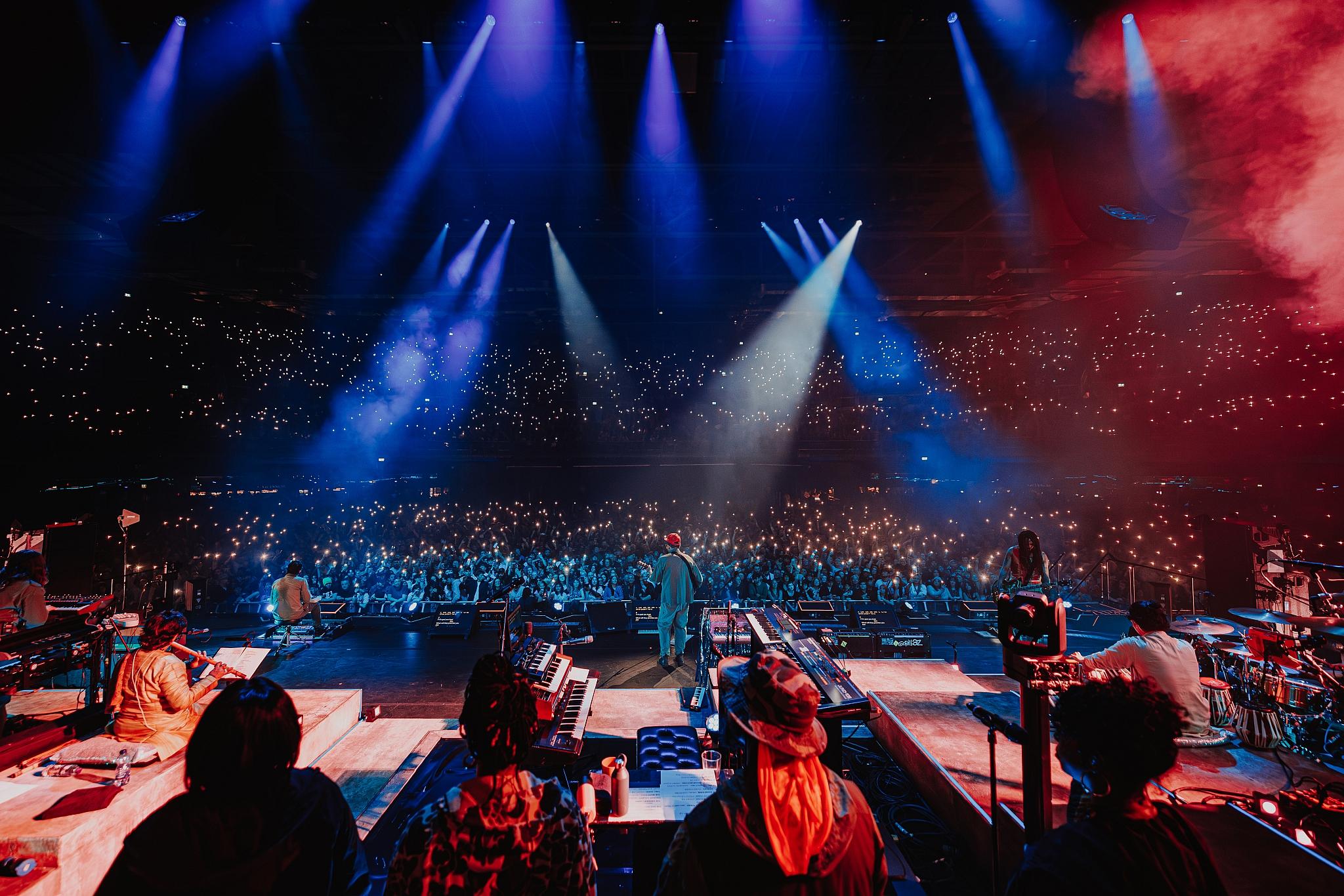 Luke Dyson - On tour with Gorillaz - The Mountain Tour