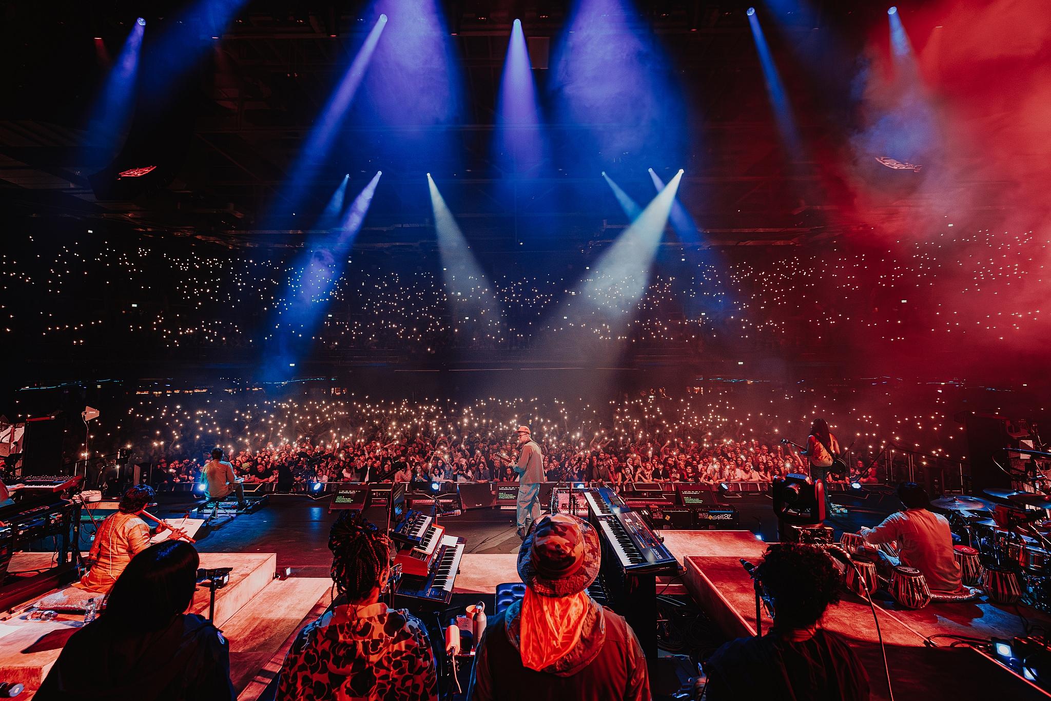 Luke Dyson - On tour with Gorillaz - The Mountain Tour