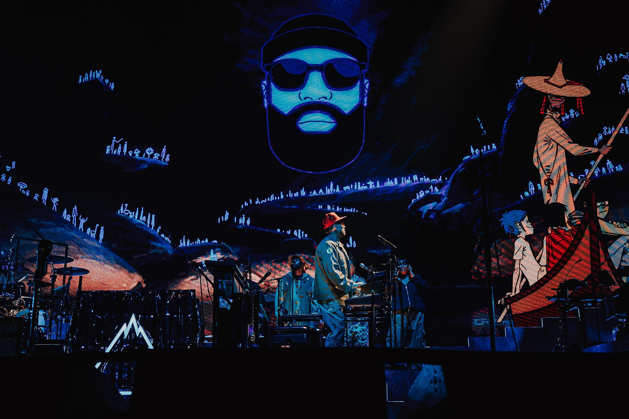 Luke Dyson - On tour with Gorillaz - The Mountain Tour