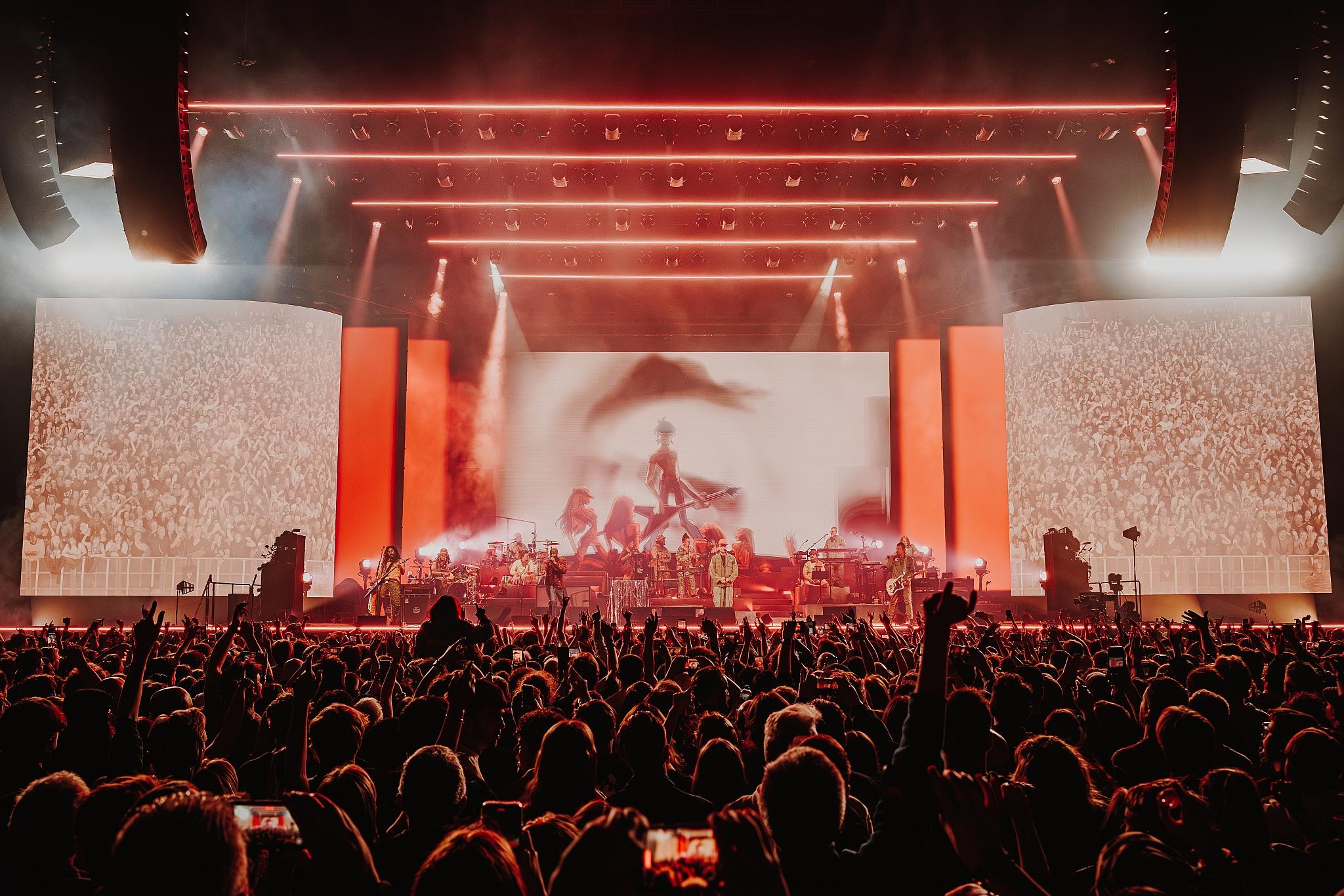 Luke Dyson - On tour with Gorillaz - The Mountain Tour