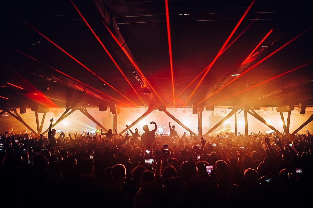 MK - Lost in the Dock - LWE - London