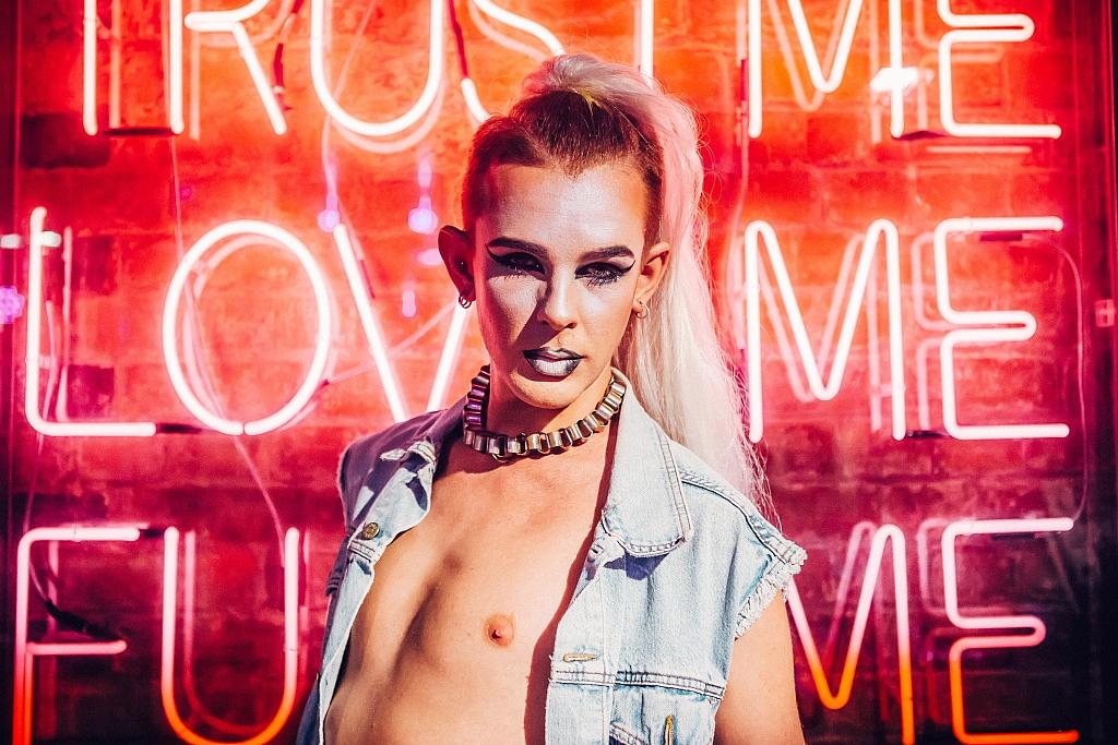 Savage - Metropolis Gentlemens Club - London