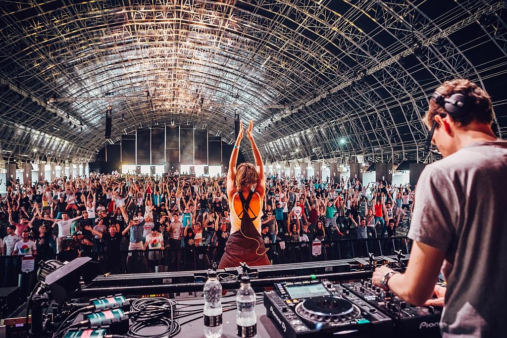 Above and Beyond - Yoga Set - Creamfields Steelyard - London