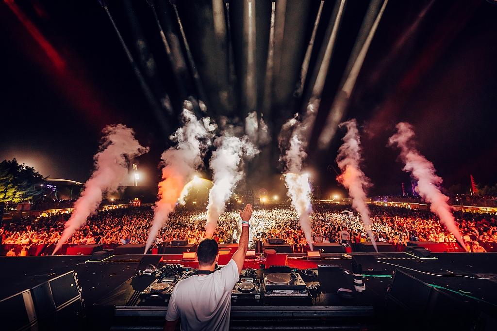 Danny Howard - Summer Daze - Malta