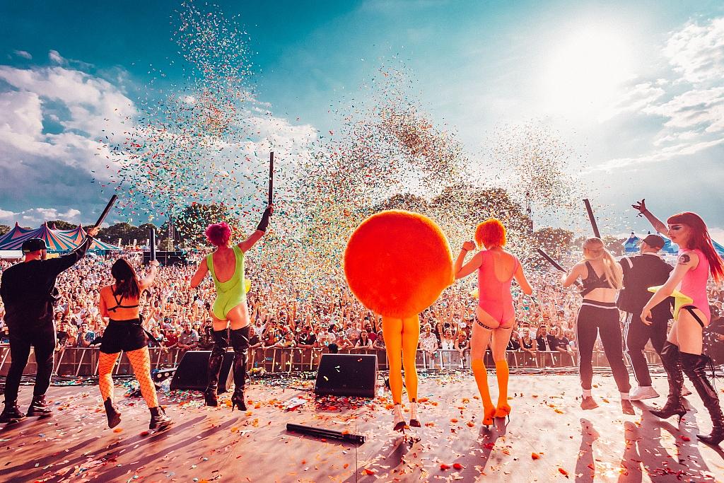 Sink the Pink - Mighty Hoopla - London