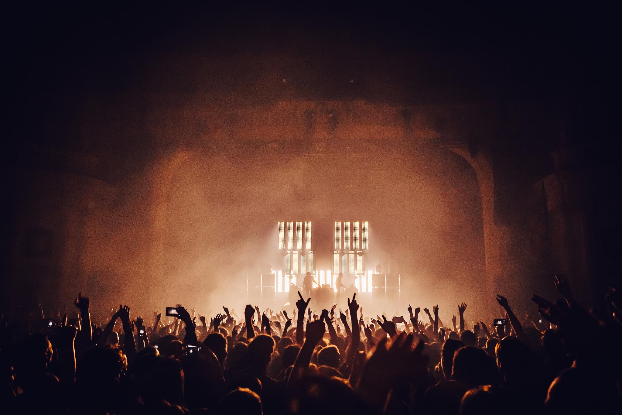 Luke Dyson - Justice - Woman Worldwide Tour