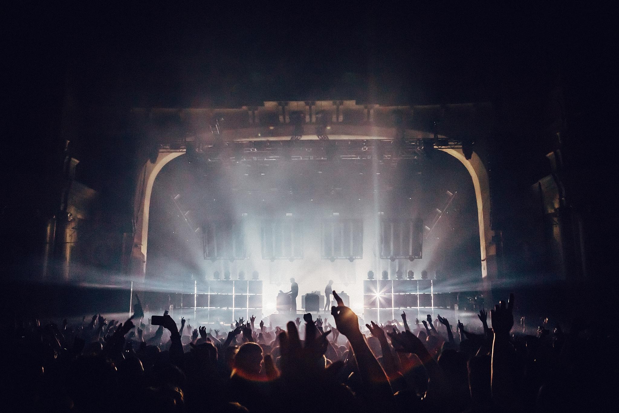 Luke Dyson - Justice - Woman Worldwide Tour