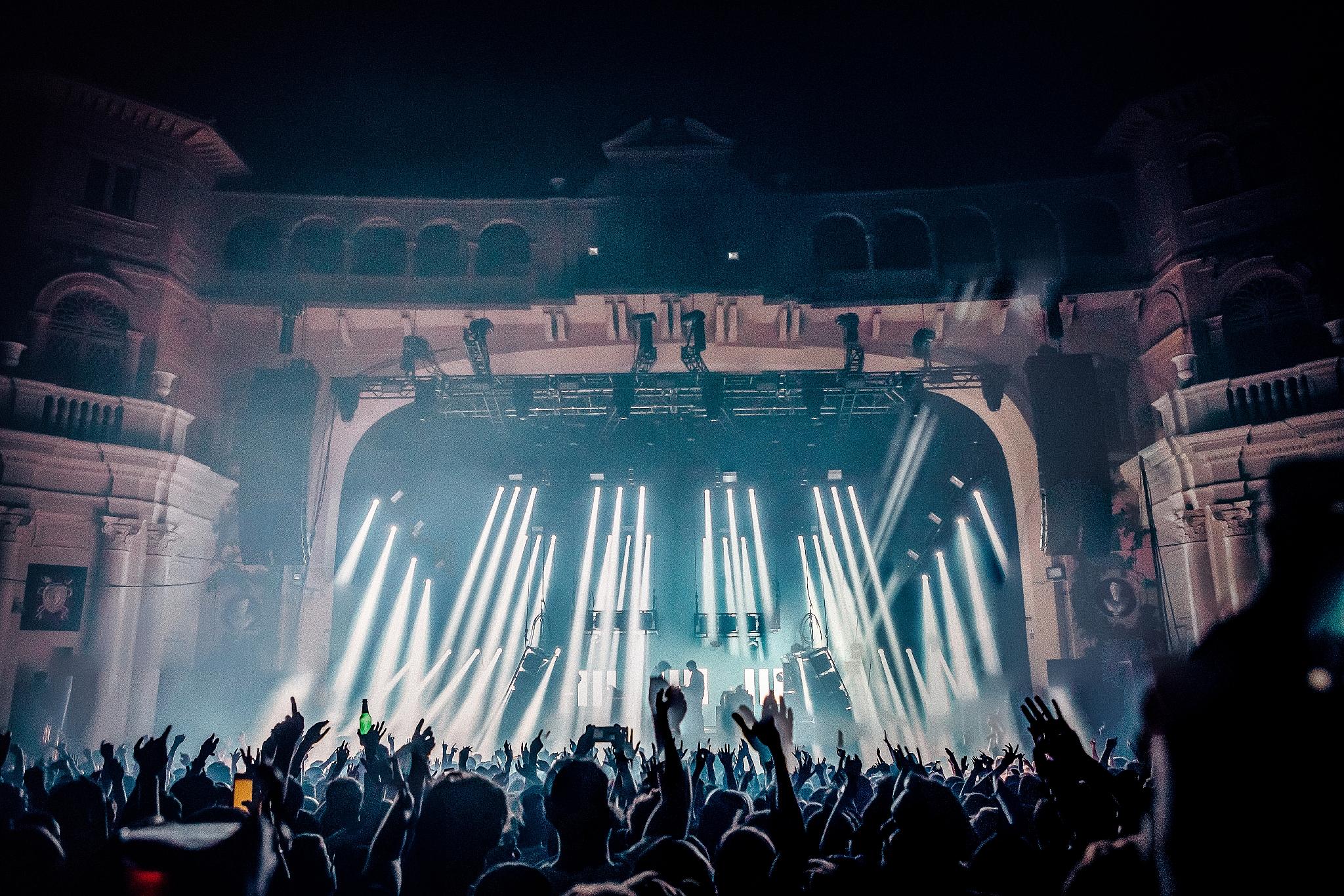 Luke Dyson - Justice - Woman Worldwide Tour