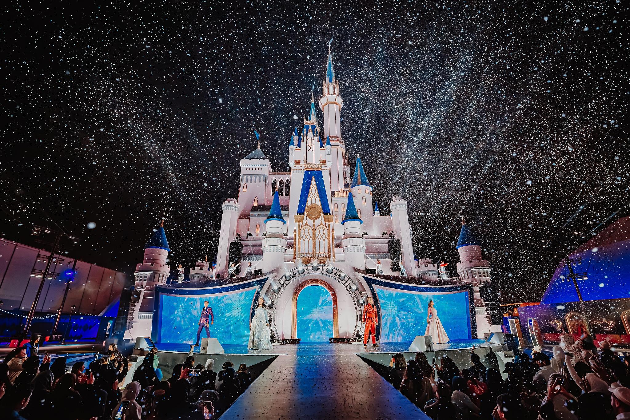 Luke Dyson - Disney: The Castle